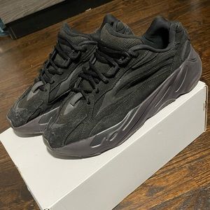 Yeezy Vanta 700 v2